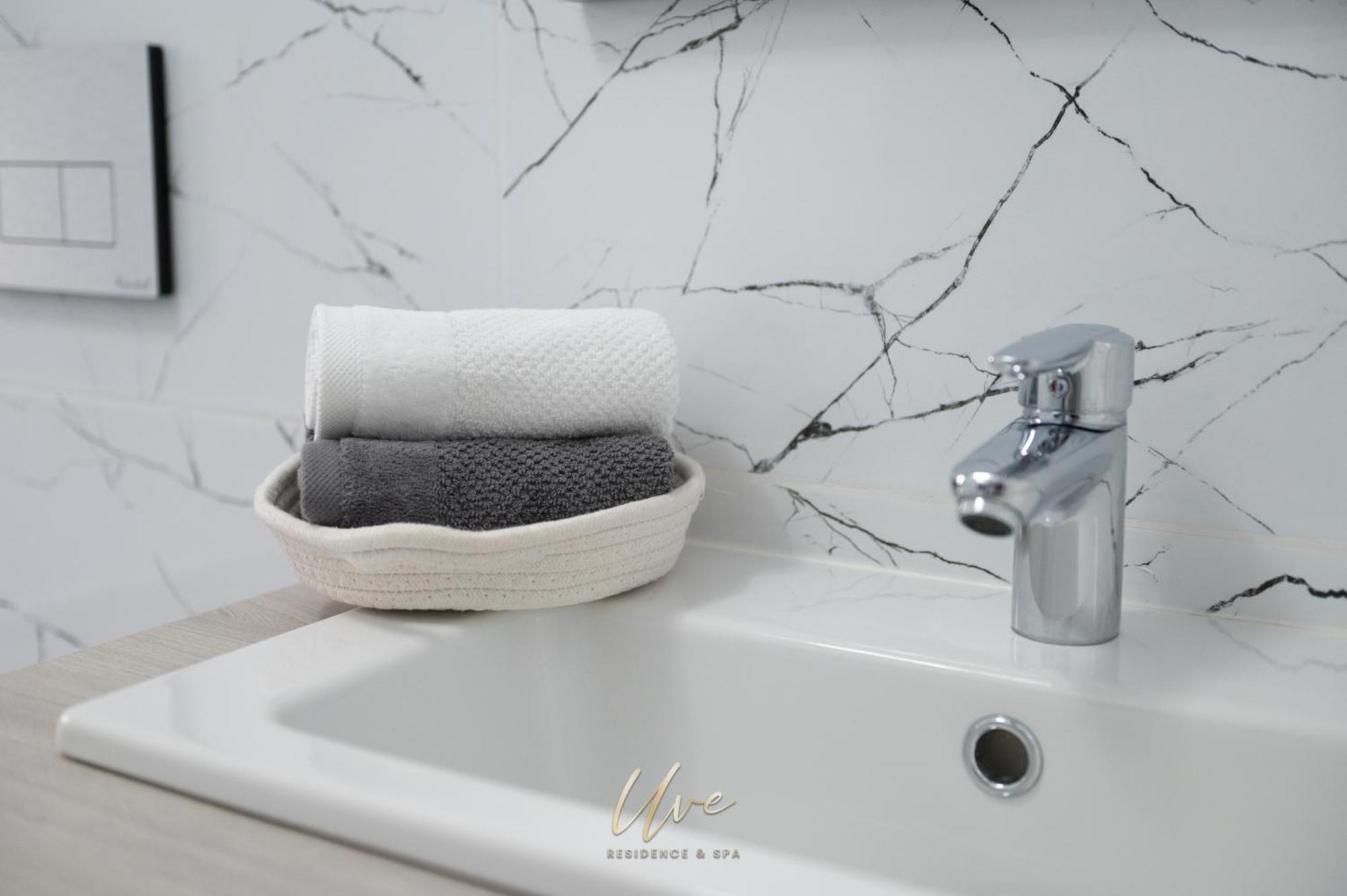 Uve Residence & Spa П'ятра-Нямц Екстер'єр фото